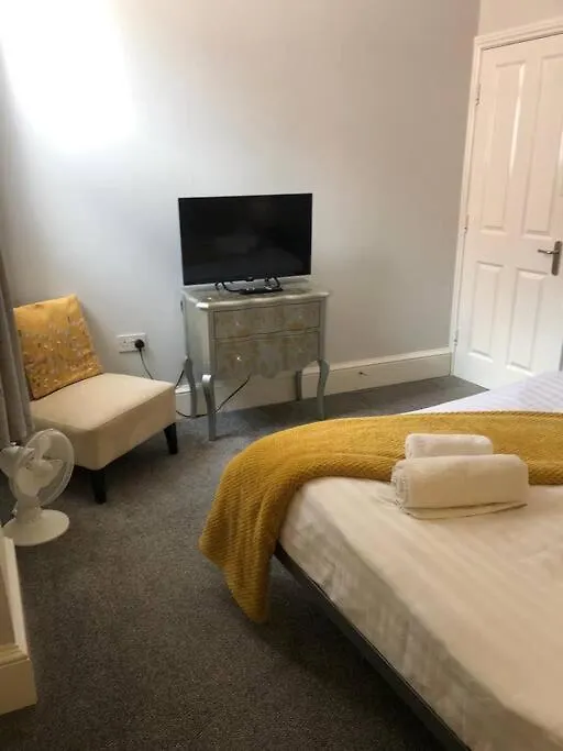 The Stuart Suite - Spacious, Affordable, City Centre York Apartment